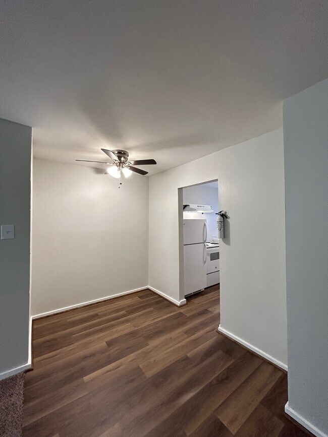 Building Photo - 3629 N MacGregor Way