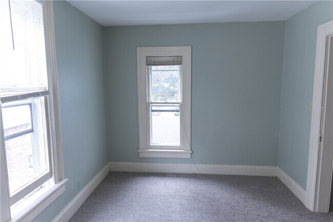 Building Photo - 25 Vick Park A