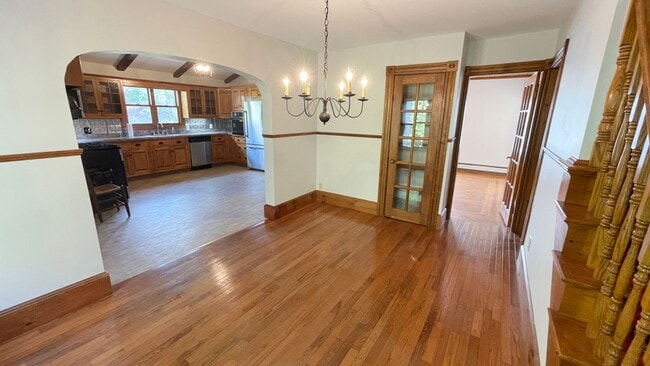 Building Photo - Gorgeous 3BR 1 Bathroom in Leominster - HOT