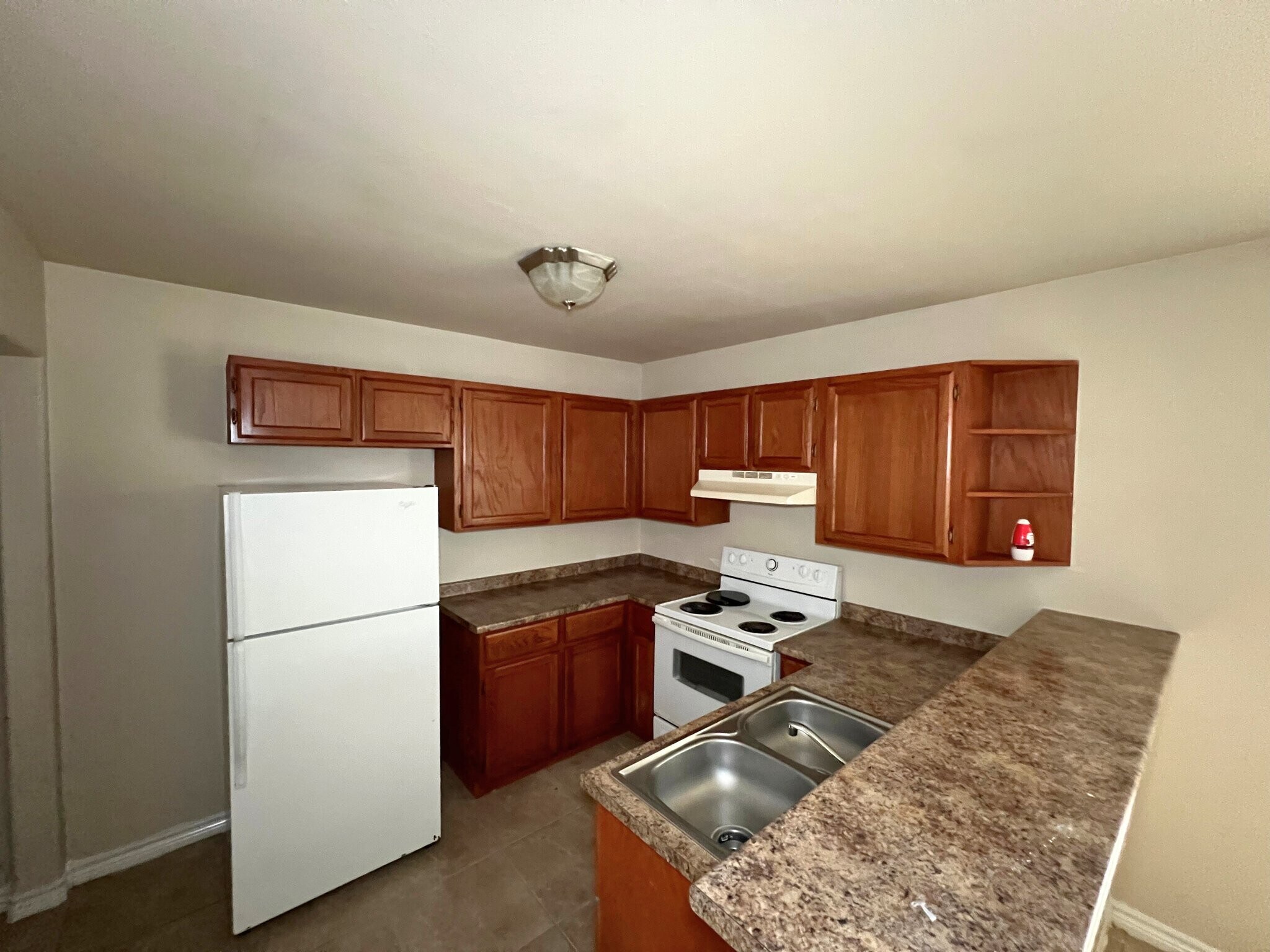 Building Photo - 3208 Gustavus St