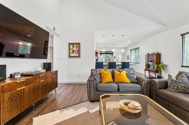 Building Photo - 205 Hanauma Dr