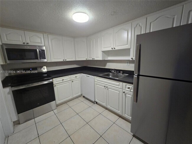 Building Photo - 7925 SW 104th St