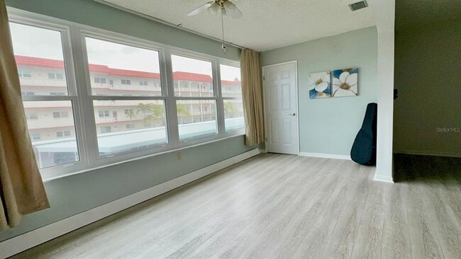 Building Photo - 3128 59th St S