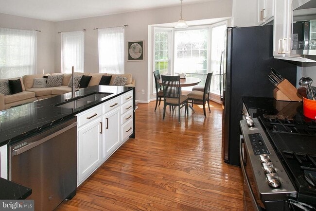 Building Photo - 45792 Shagbark Terrace
