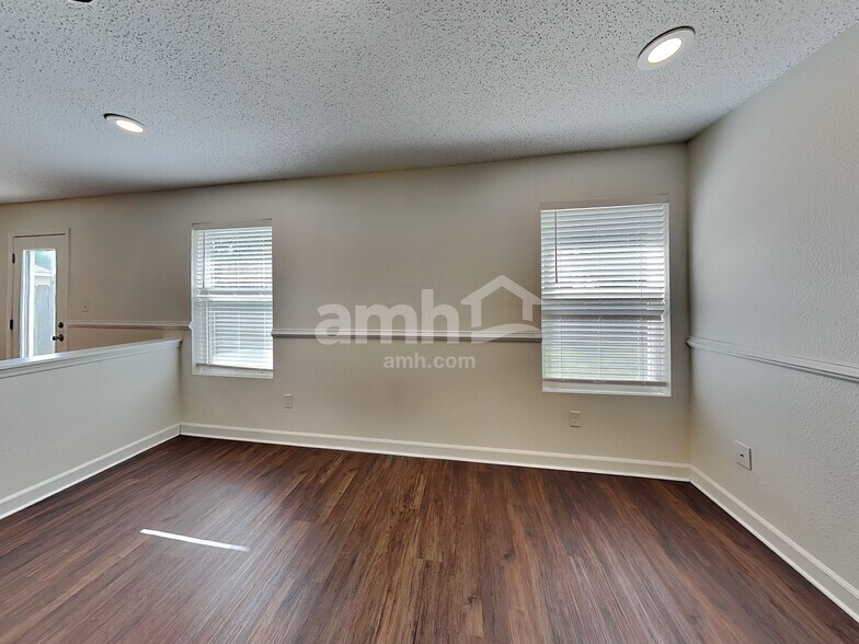 Building Photo - 12483 Old Pond Rd