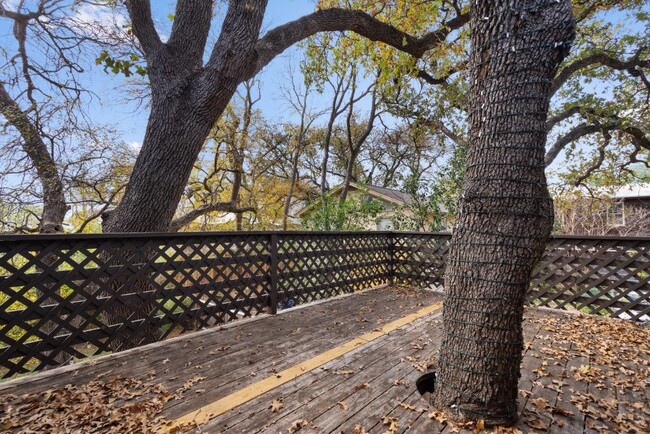 Building Photo - 2109 Bridle Path