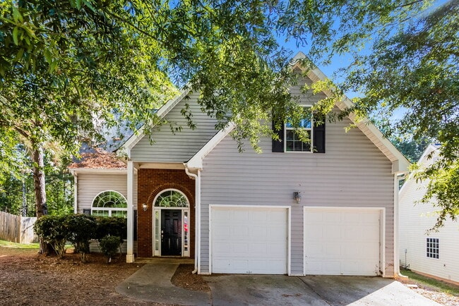 Building Photo - 4560 Ferncrest Pl