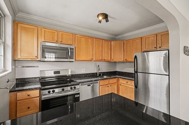 Building Photo - Stylish living in the heart of Mayfair - adorable 1 bedroom - 1 bathroom