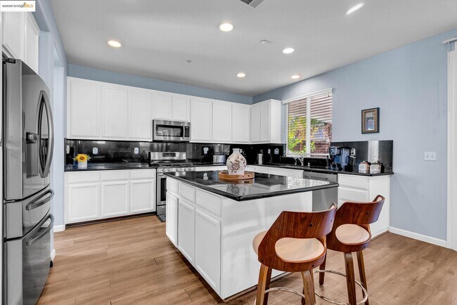 Building Photo - 1361 Tiffany Dr