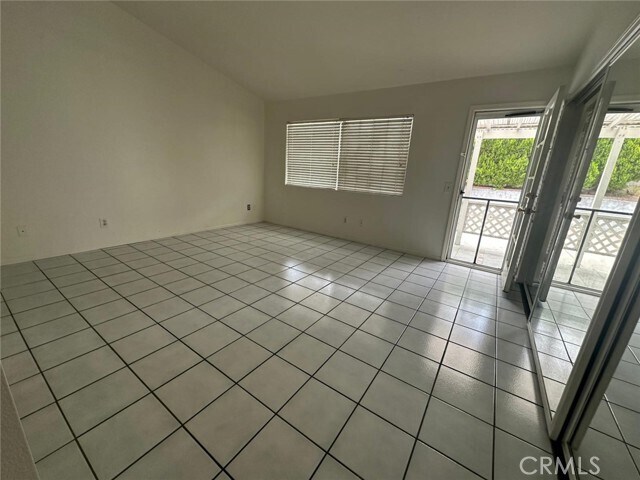 Building Photo - 10582 Champagne Rd
