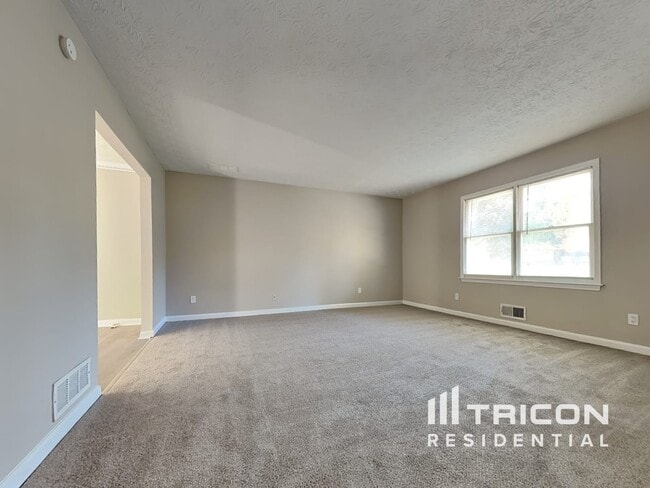 Building Photo - 2236 Windsor Dr SW