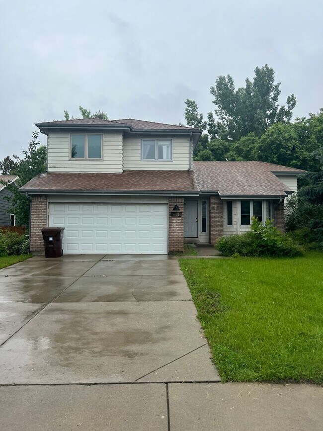 Building Photo - 2568 Vine Pl