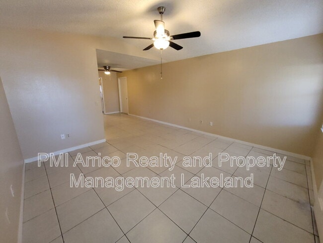 Building Photo - 968 Sunshine Way SW