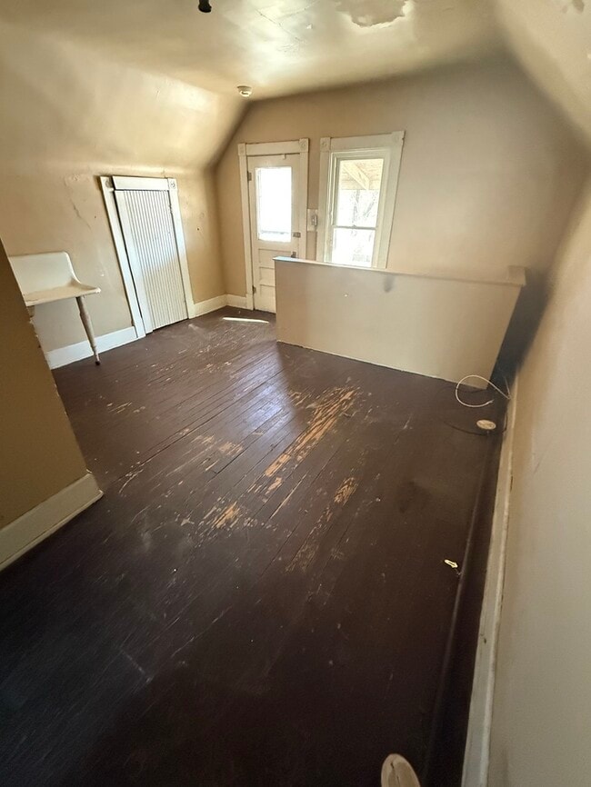 Building Photo - 2254 Lee Ave