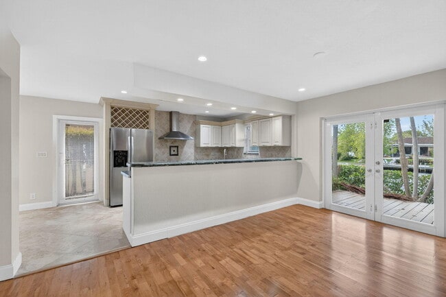 Building Photo - 2213 NE 16th St