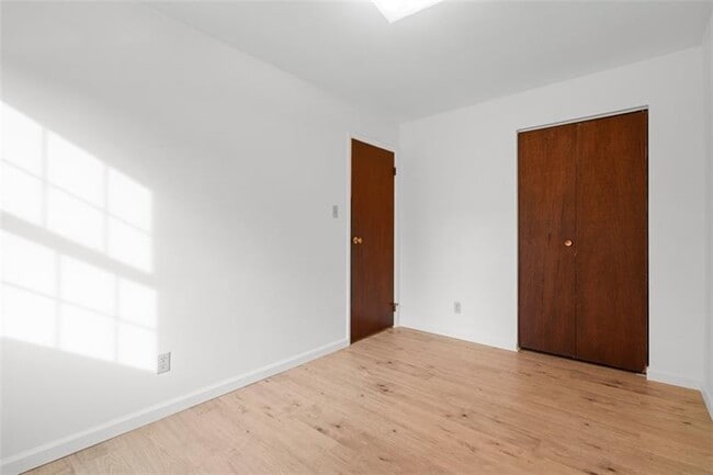 Building Photo - 233 Overbrook Rd