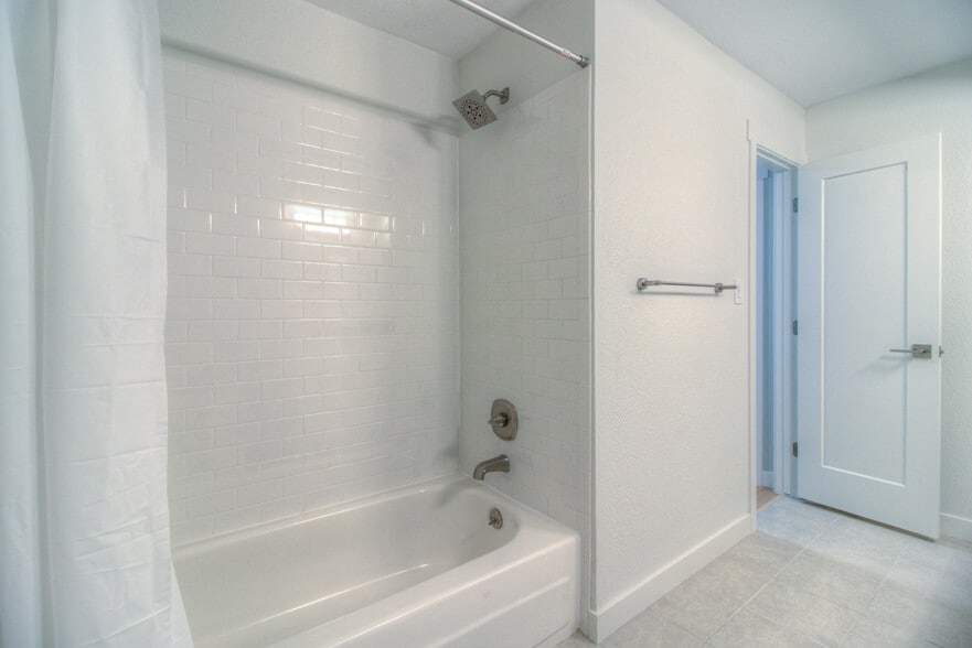 Building Photo - 7665 E Quincy Ave