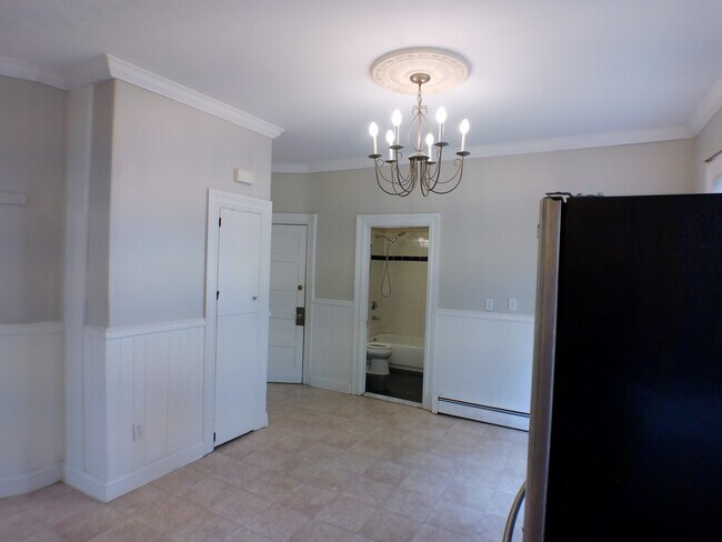Building Photo - 1303 Smith St