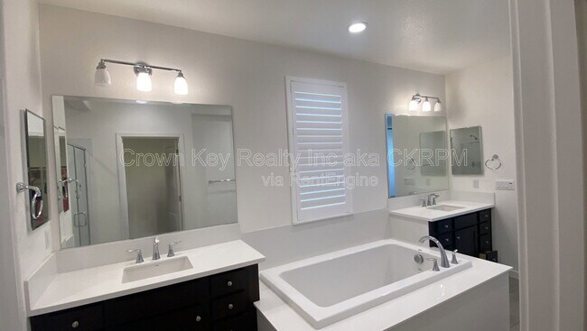 Building Photo - 17823 Taft Dr