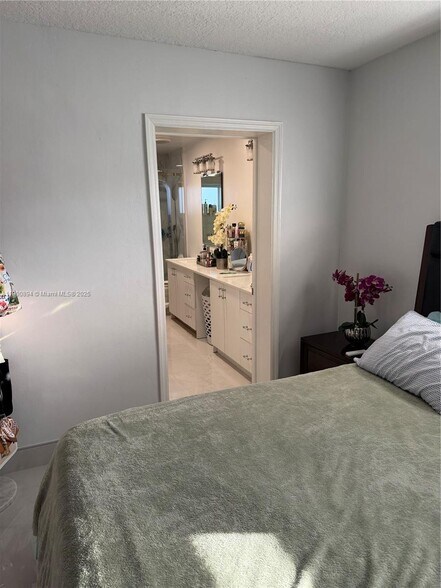 Building Photo - 12525 SW 187th Ter