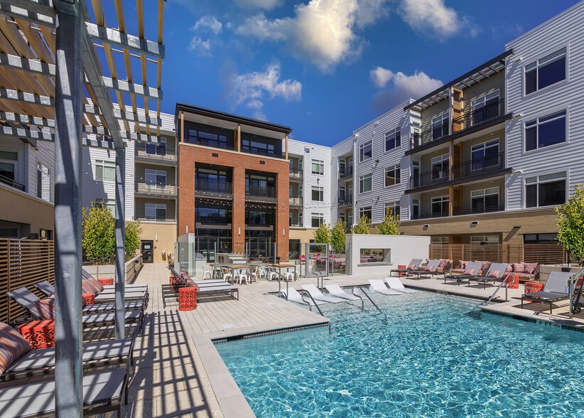 Building Photo - Galvan at Twinbrook Apartments