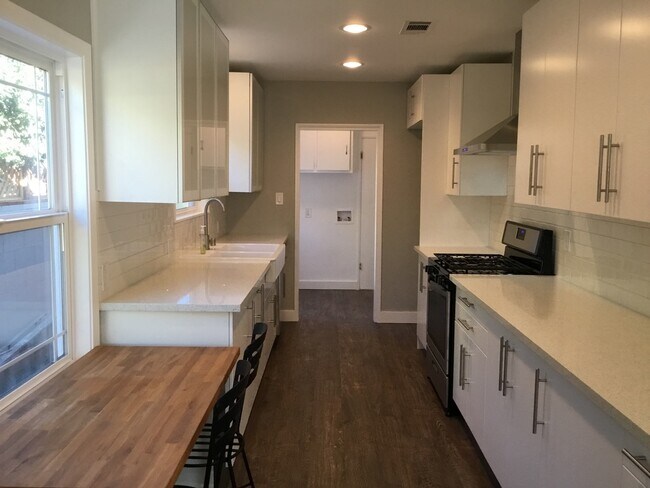 Kitchen - 15154 Enadia Way