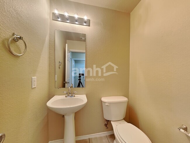 Building Photo - 2120 Malone Dr