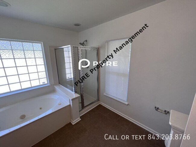 Building Photo - 153 Avonshire Dr