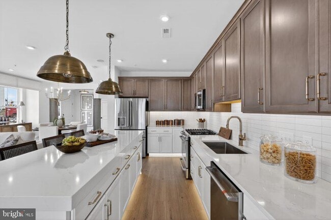 Building Photo - 12 Twelfth St