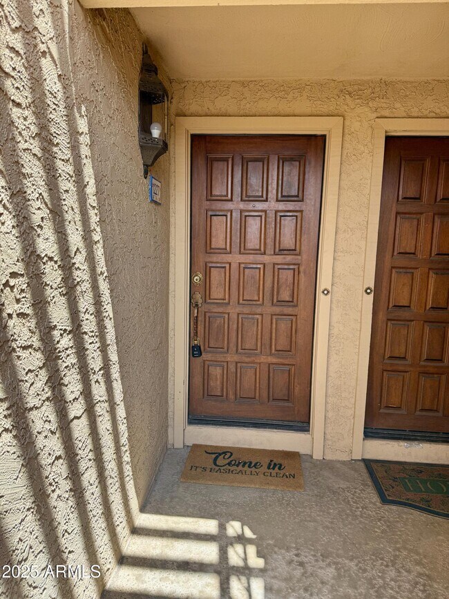 Primary Photo - 10410 N Cave Creek Rd