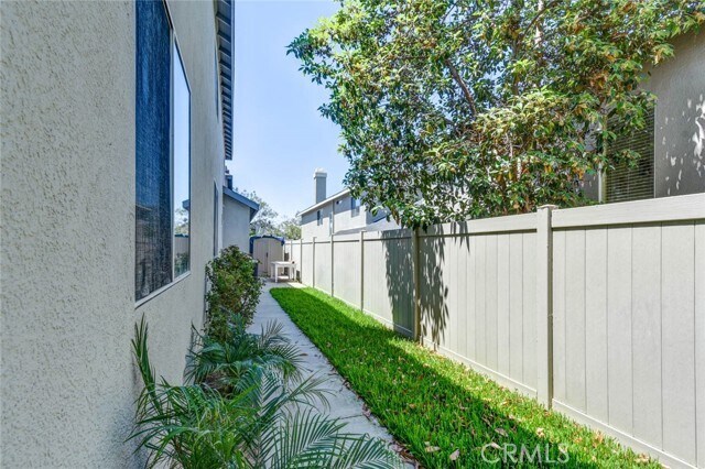 Building Photo - 744 N Siavohn Dr