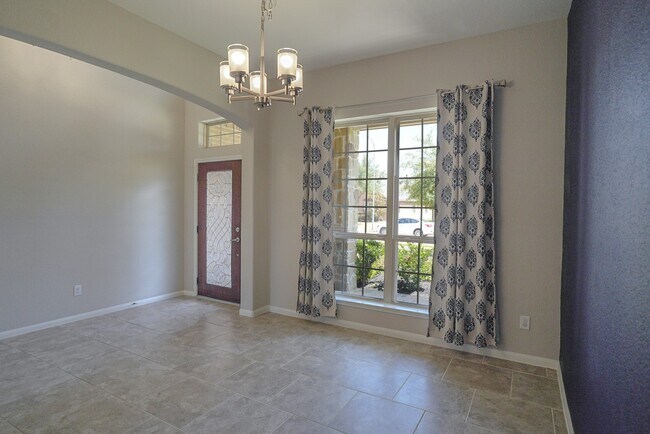 Building Photo - 7818 Lake Commons Dr