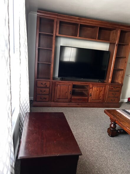 Building Photo - 1112 Front St