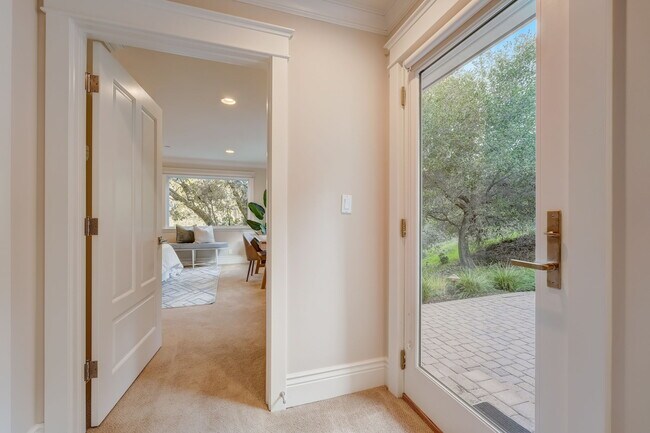 Building Photo - 140 Emerald Estates Ct