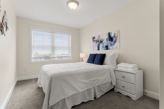 Building Photo - 128 Ashworth Ave