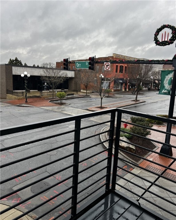 Building Photo - 214 N Main St