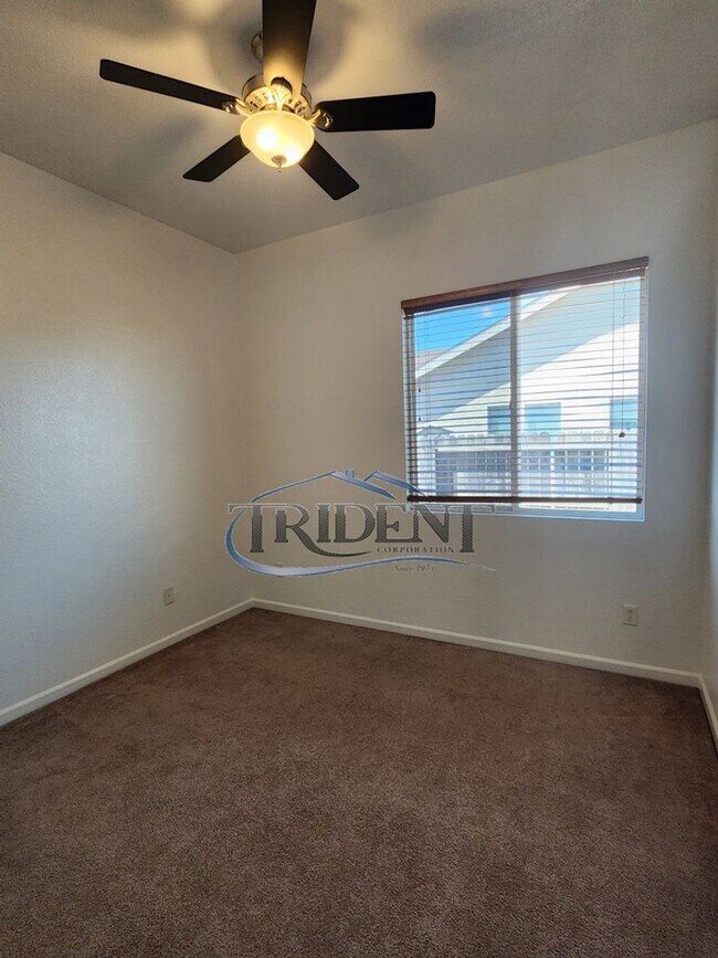 Building Photo - 3 bedroom 2 bath near schools and parks