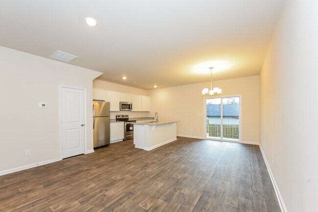 Building Photo - 320 High Grv Wy