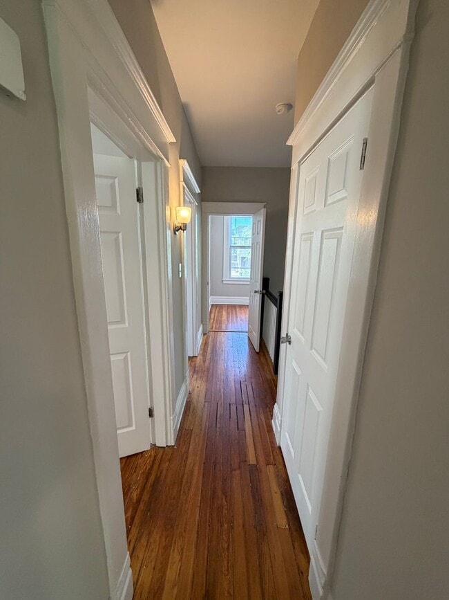 Building Photo - Charming 4bdrm/1.5bth Home Located in Richmond's North Highland Park w/Balcony!!
