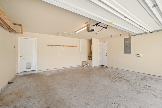 Building Photo - 207 Lockridge Hill Ln