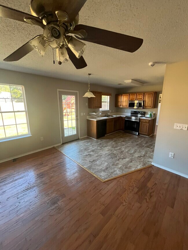 Building Photo - 403 Tripmont Ct