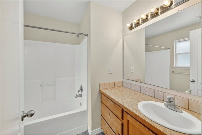 Building Photo - Boise Living at Its Best, A Stylish 3 Bed Home Near BSU, Downtown & the Greenbelt!