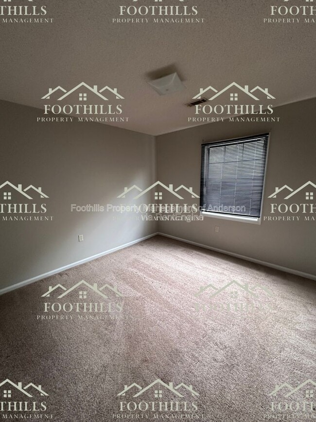 Building Photo - 119 Woodland Dr