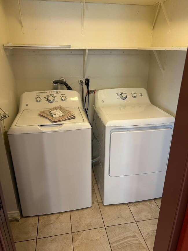 New washer-dryer combo Laundry room - 1328 9th St