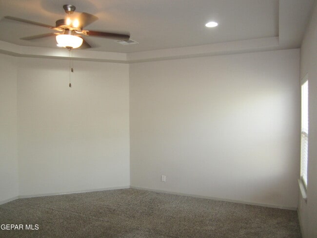 Building Photo - 323 Malta St