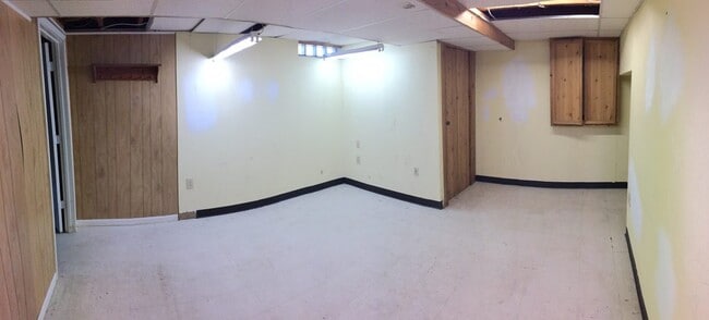 Building Photo - 2303 Main St