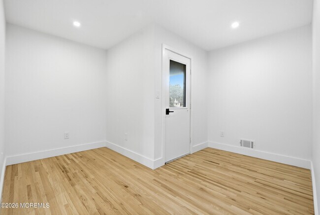 Building Photo - 108 Neptune Ave