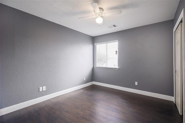 Building Photo - 2721 Crimson Sky Ct