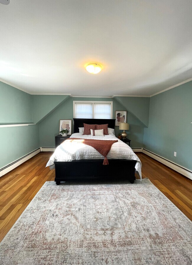 Building Photo - 36 Burroughs St