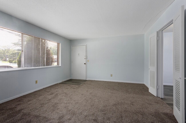 Building Photo - 8702 Wornall Rd